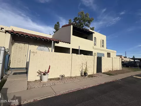 3203 W Loma Ln #5, Phoenix, AZ 85051