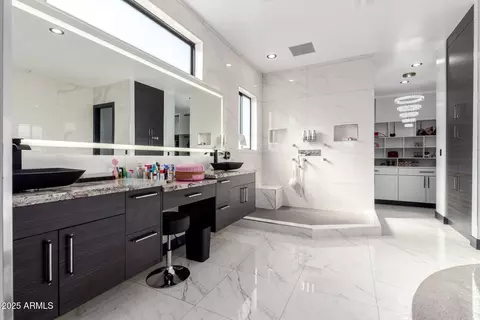 Bath - 629 N Bruner Rd, Buckeye, AZ 85396 photo 1 of 2