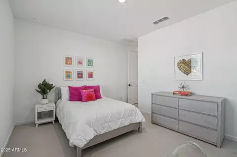 Bedroom - 6143 E Waller Ln, Phoenix, AZ 85054 photo 9 of 10