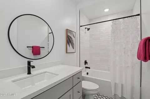 Bath - 6143 E Waller Ln, Phoenix, AZ 85054 photo 6 of 6