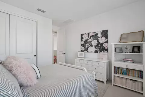 Bedroom - 6143 E Waller Ln, Phoenix, AZ 85054 photo 7 of 10