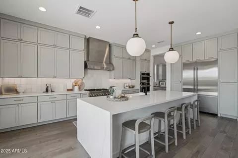 Kitchen - 6143 E Waller Ln, Phoenix, AZ 85054 photo 2 of 4