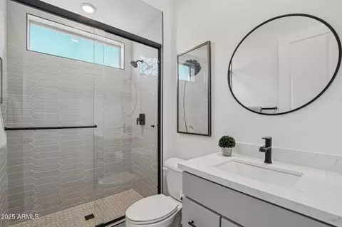 Bath - 6143 E Waller Ln, Phoenix, AZ 85054 photo 1 of 6