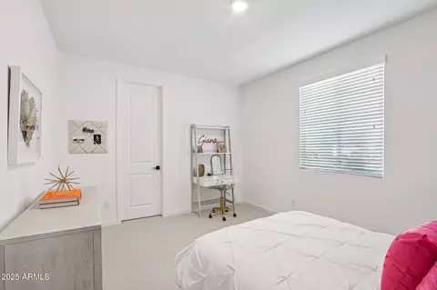 Bedroom - 6143 E Waller Ln, Phoenix, AZ 85054 photo 10 of 10