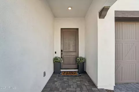 Entry Way - 6143 E Waller Ln, Phoenix, AZ 85054 photo 1 of 2