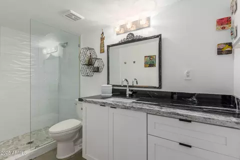Bath - 5348 N 3rd Ave, Phoenix, AZ 85013 photo 1 of 2