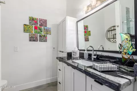 Bath - 5348 N 3rd Ave, Phoenix, AZ 85013 photo 2 of 2