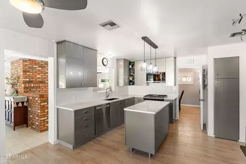 8051 N 14th Ave, Phoenix, AZ 85021 photo 6