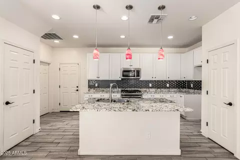 1712 S 82nd Pl, Mesa, AZ 85209