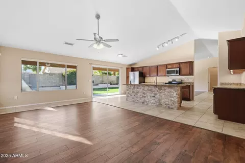 1619 E Carter Rd, Phoenix, AZ 85042 photo 12