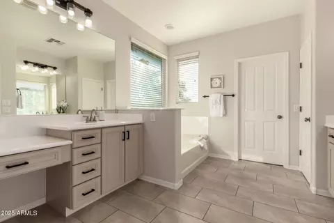 Bath - 3955 E Mesquite St, Gilbert, AZ 85296 photo 4 of 5