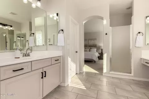 Bath - 3955 E Mesquite St, Gilbert, AZ 85296 photo 2 of 5