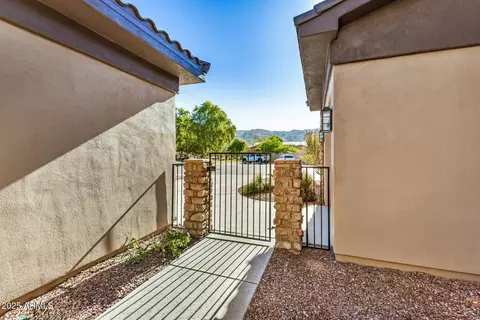 Exterior - 1836 E Desert Ln, Phoenix, AZ 85042 photo 2 of 9