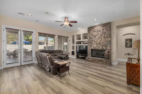 Living - 1836 E Desert Ln, Phoenix, AZ 85042 photo 2 of 4