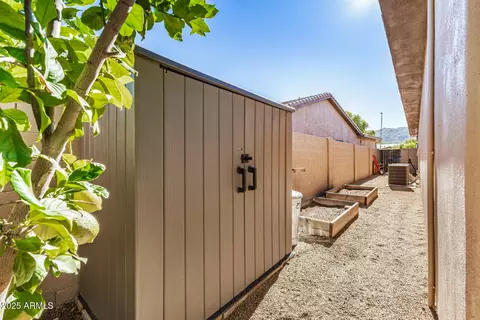 Exterior - 1836 E Desert Ln, Phoenix, AZ 85042 photo 9 of 9