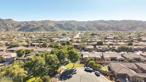 View/Area - 1836 E Desert Ln, Phoenix, AZ 85042 photo 14 of 17
