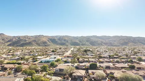 View/Area - 1836 E Desert Ln, Phoenix, AZ 85042 photo 15 of 17