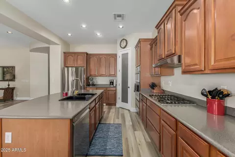 Kitchen - 1836 E Desert Ln, Phoenix, AZ 85042 photo 4 of 4