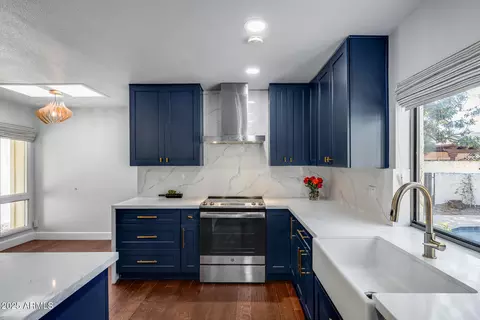 1902 E Linger Ln, Phoenix, AZ 85020 photo 4