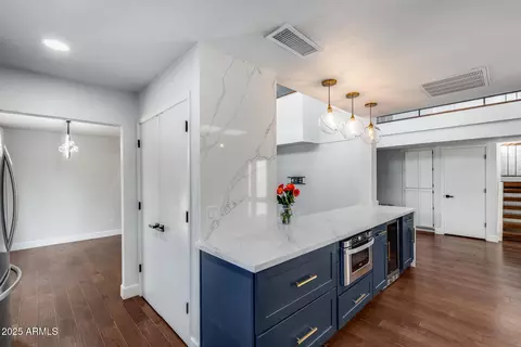 1902 E Linger Ln, Phoenix, AZ 85020 photo 8