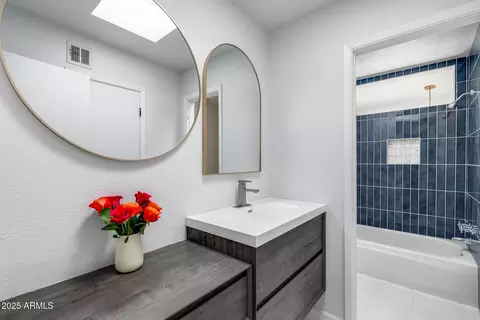 1902 E Linger Ln, Phoenix, AZ 85020 photo 23