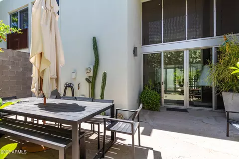 Exterior - 3263 E Camelback Rd, Phoenix, AZ 85018 photo 5 of 6
