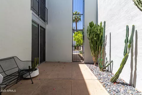 Exterior - 3263 E Camelback Rd, Phoenix, AZ 85018 photo 1 of 6