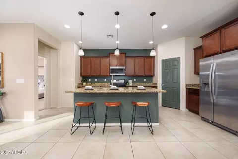 2421 W Arroyo Way, San Tan Valley, AZ 85142