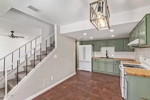 Kitchen - 3511 E Baseline Rd #1140, Phoenix, AZ 85042 photo 2 of 5