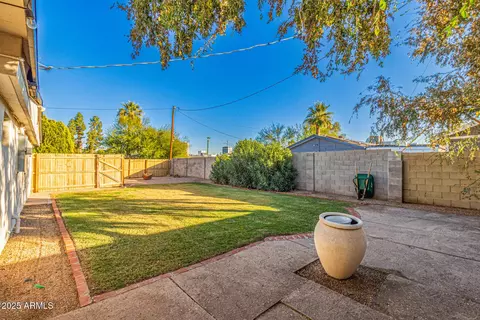 Exterior - 3610 N 8th Ave, Phoenix, AZ 85013 photo 7 of 16
