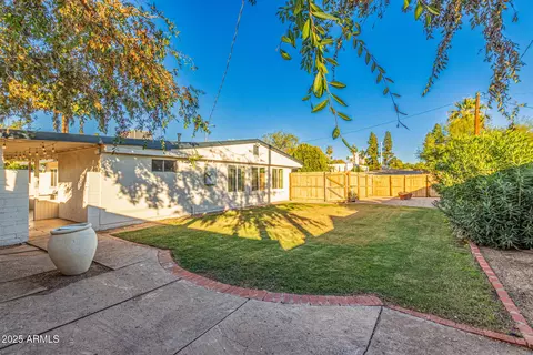 Exterior - 3610 N 8th Ave, Phoenix, AZ 85013 photo 8 of 16