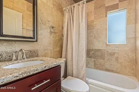 Bath - 3610 N 8th Ave, Phoenix, AZ 85013 photo 1 of 2