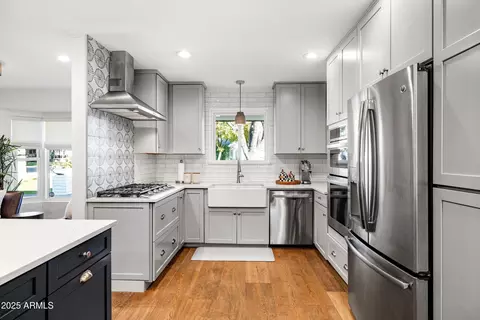 Kitchen - 4826 N 34th Pl, Phoenix, AZ 85018 photo 2 of 5