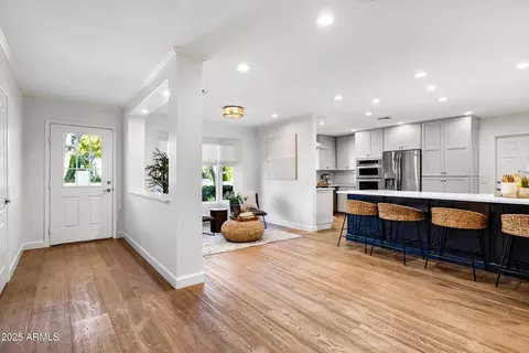 Entry Way - 4826 N 34th Pl, Phoenix, AZ 85018 photo 1 of 2