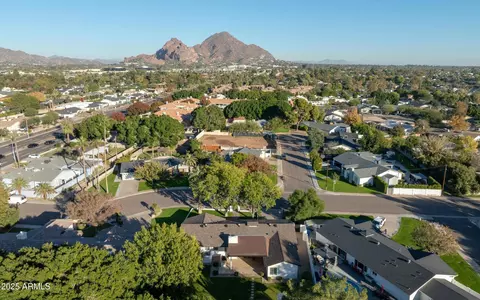 View/Area - 4826 N 34th Pl, Phoenix, AZ 85018 photo 1 of 2