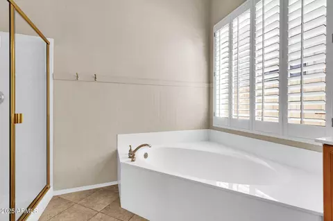 Bath - 545 E Krista Way, Tempe, AZ 85284 photo 1 of 3