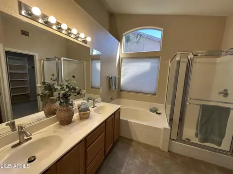 Bath - 5505 E Gable Ave, Mesa, AZ 85206 photo 2 of 3