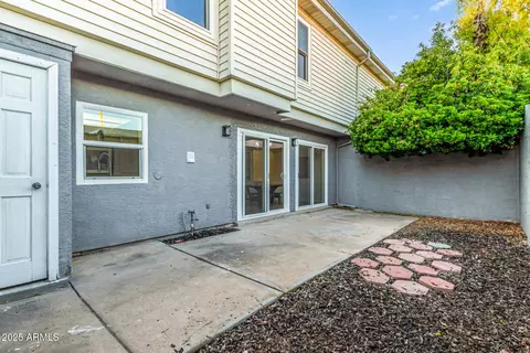 Exterior - 6509 N 10th Pl, Phoenix, AZ 85014 photo 4 of 5