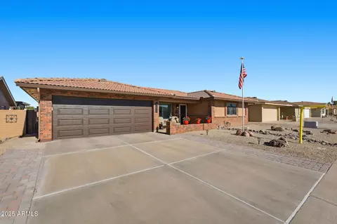 8232 E Nido Ave, Mesa, AZ 85209