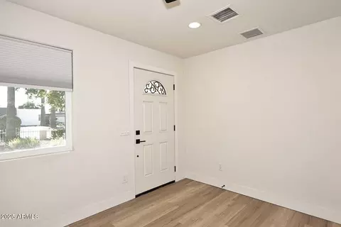 Entry Way - 1136 Eva St, Phoenix, AZ 85020 photo 1 of 1