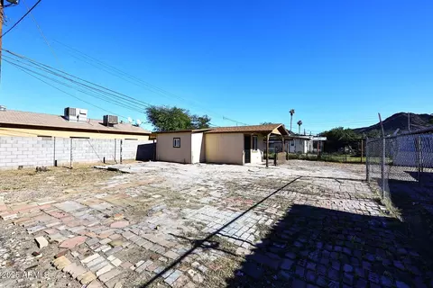 Exterior - 1136 Eva St, Phoenix, AZ 85020 photo 6 of 7