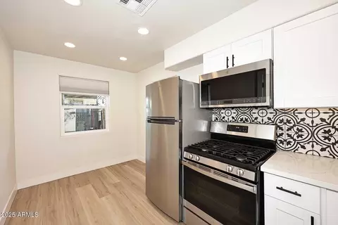 Kitchen - 1136 Eva St, Phoenix, AZ 85020 photo 3 of 3