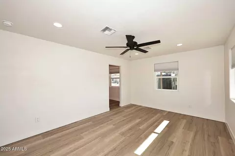 Living - 1136 Eva St, Phoenix, AZ 85020 photo 1 of 2