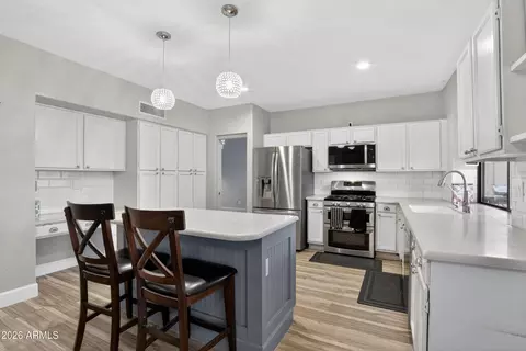 Kitchen - 1202 W Iris Dr, Gilbert, AZ 85233 photo 2 of 8