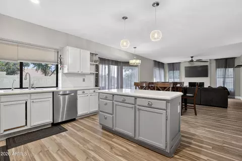 Kitchen - 1202 W Iris Dr, Gilbert, AZ 85233 photo 6 of 8