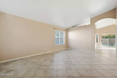 Living - 409 S Cholla St, Gilbert, AZ 85233 photo 2 of 5