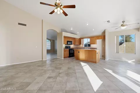 Living - 409 S Cholla St, Gilbert, AZ 85233 photo 4 of 5