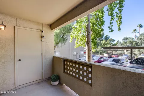 Exterior - 1880 E Morten Ave #121, Phoenix, AZ 85020 photo 1 of 6
