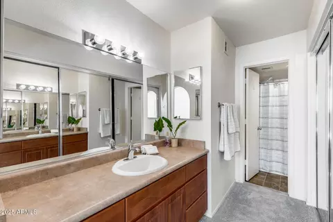Bath - 1880 E Morten Ave #121, Phoenix, AZ 85020 photo 3 of 4