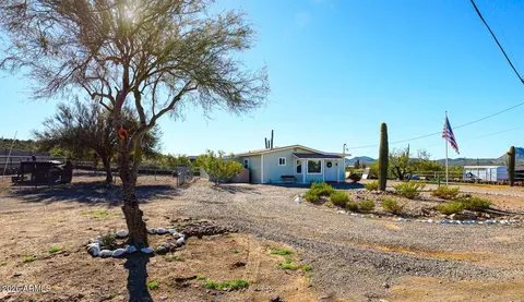 48624 N 3rd Ave, New River, AZ 85087